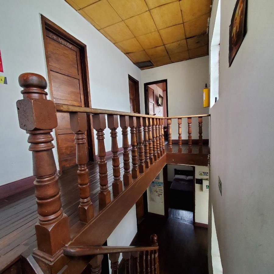 Hostal Cq Chapinero Bogotá Zewnętrze zdjęcie